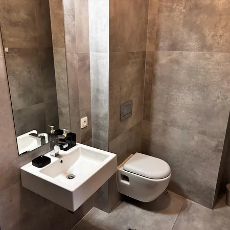 Moderny 156 M2 V Blizkosti Bratislavskeho Hradu